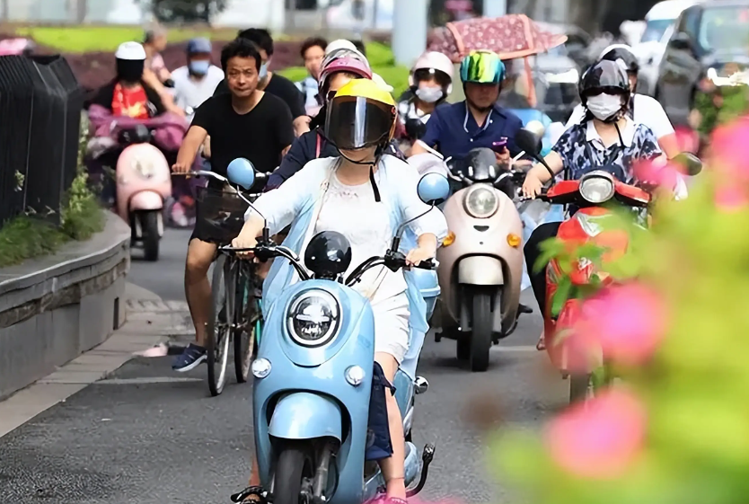25km/h新国标引众怒：电动车变'蜗牛车'，老百姓出行成本暴涨500%！