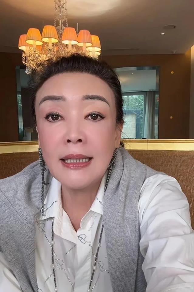 马筱梅刚生完孩子，开口第一件事不是要钱要房，而是要孩子跟她姓。这操作，直接把豪