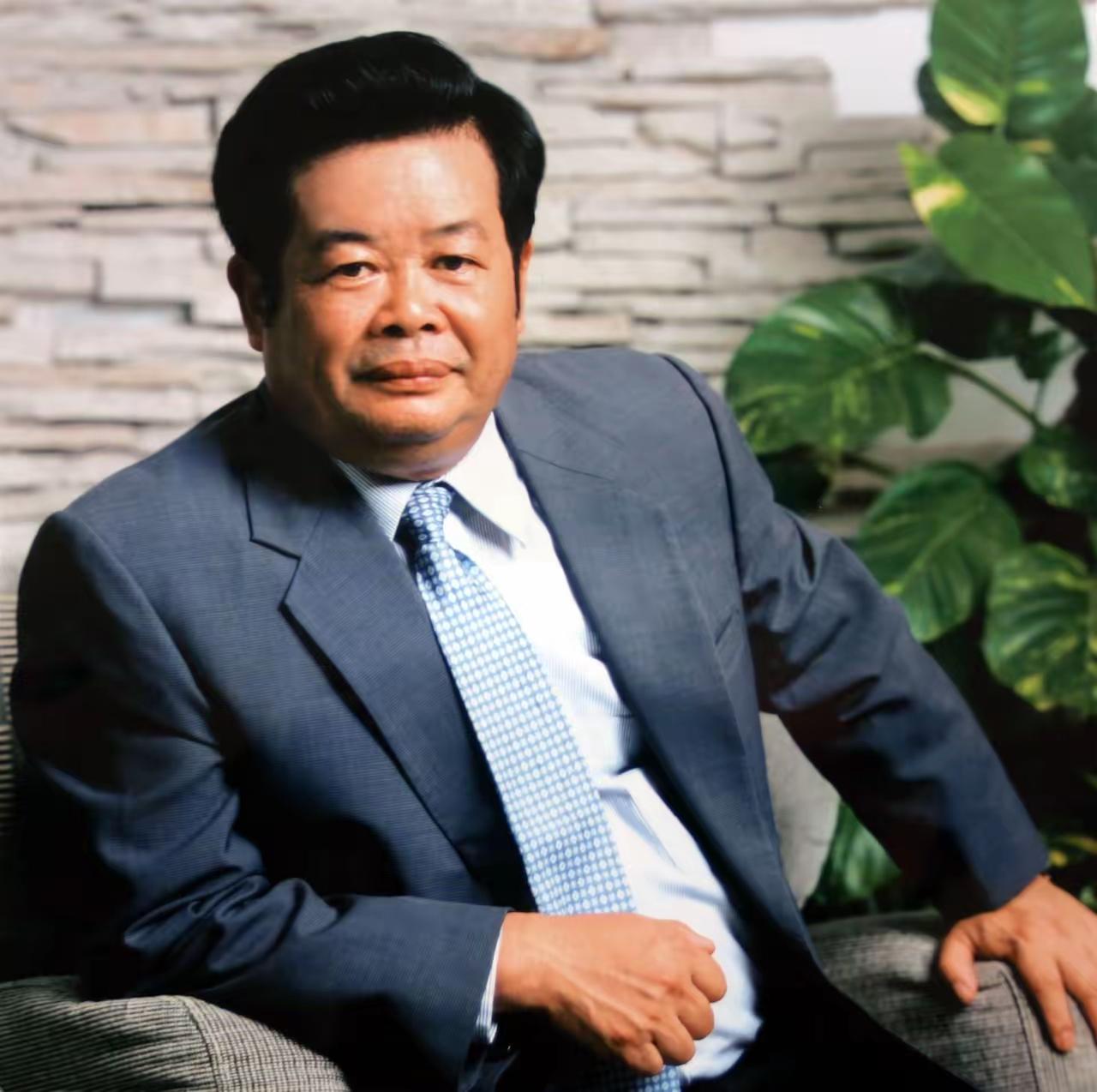 曹德旺曾言：“你可以不成功，但是不能不成长。成功需要空间，也需要时间。对于后人来