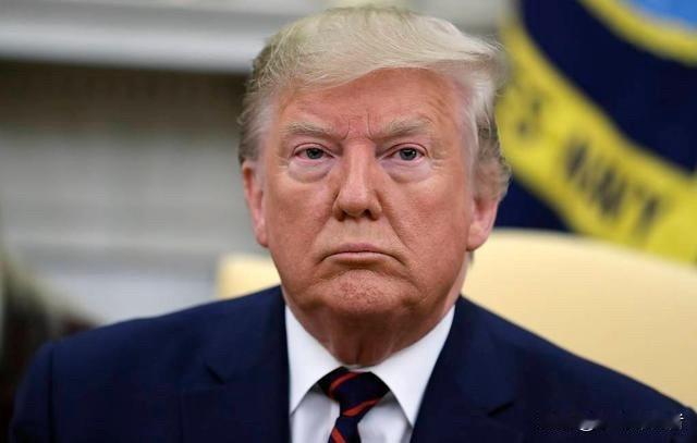 这次不是口头警告，也不是外交照会，而是真刀真枪地动了经济命脉。有人一早走进洛克希