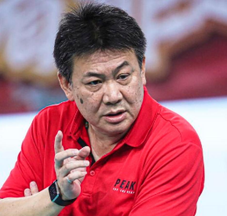 蔡斌还是那个蔡斌上海女排副攻位置的数据表现与球队期待产生落差时，一个关于用人