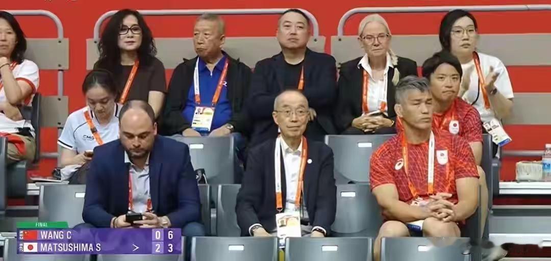 还以为国乒这次输了，是真没人了，翻完五盘球，没想到，根本不是那么回事。