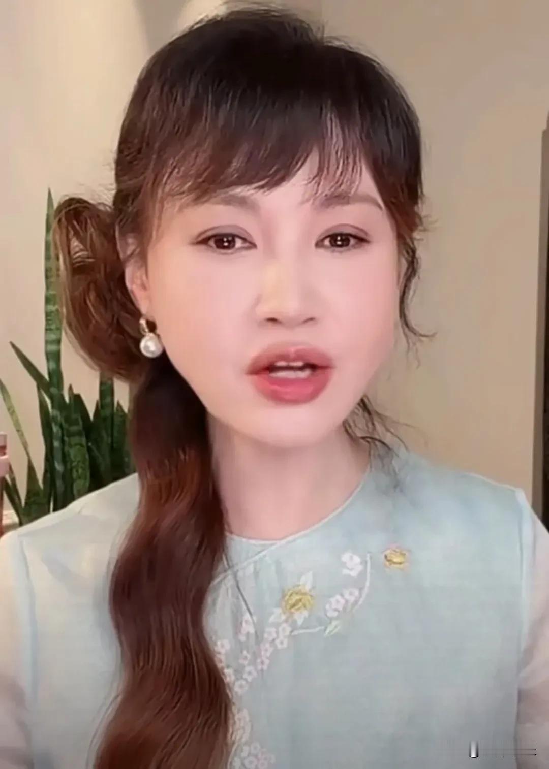 演员杨雪，自曝不生二胎的原因！7月21日，演员杨雪的一番话突然冲上热搜！起