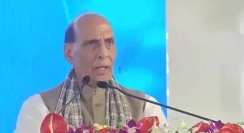 愚蠢的印度，抢着要做出头鸟！据印度《NDTV》报道，印度防长辛格近
