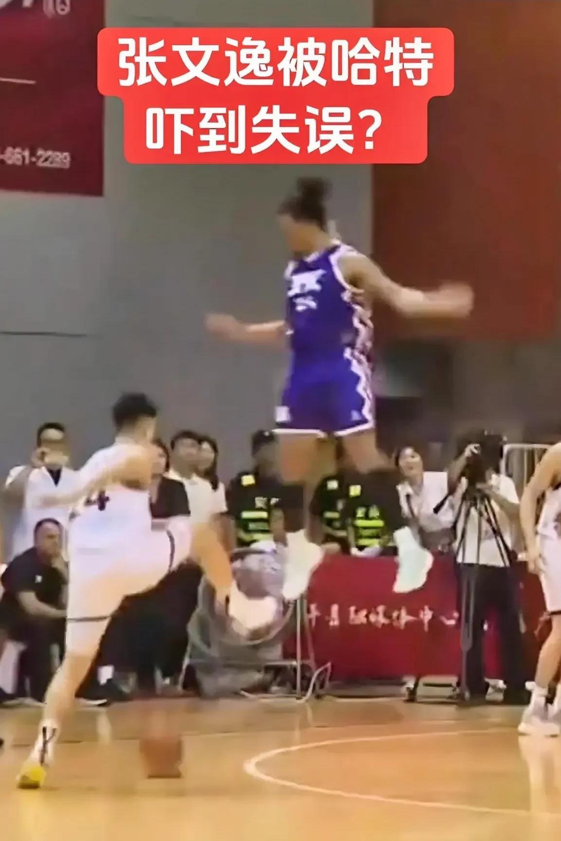 张文逸真是太逗了！广东全运男篮队89-92不敌美国肯塔基传奇队，终场前3秒，尼文