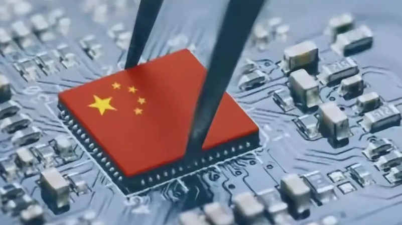 美国人说只要含有他技术的光刻机通通不能卖给中国，中国人说只要含有我技术和材料的稀