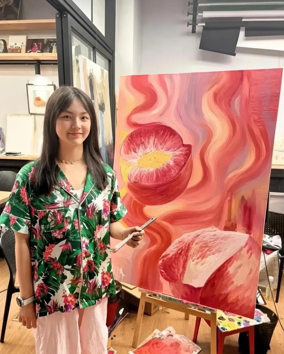 王诗龄13岁画的一幅水蜜桃油画，被传在卢浮宫展出并拍出145万。消息刷屏的第二天