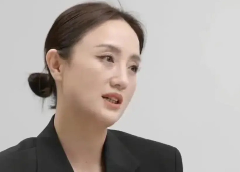 以往明星过世，都是朋友发文怀念但是朱媛媛是独一份的母校中央戏剧学院向中国