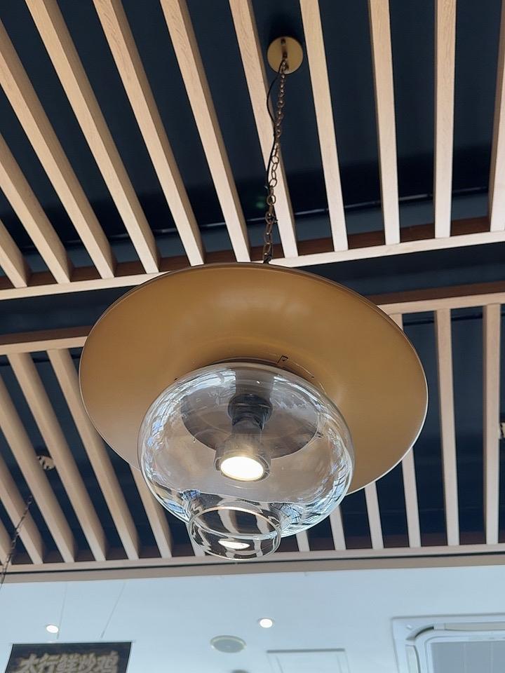 在单位里，不管领导怎么换，你想混得久，这4点请记住第一，少讲真话，多讲空话。