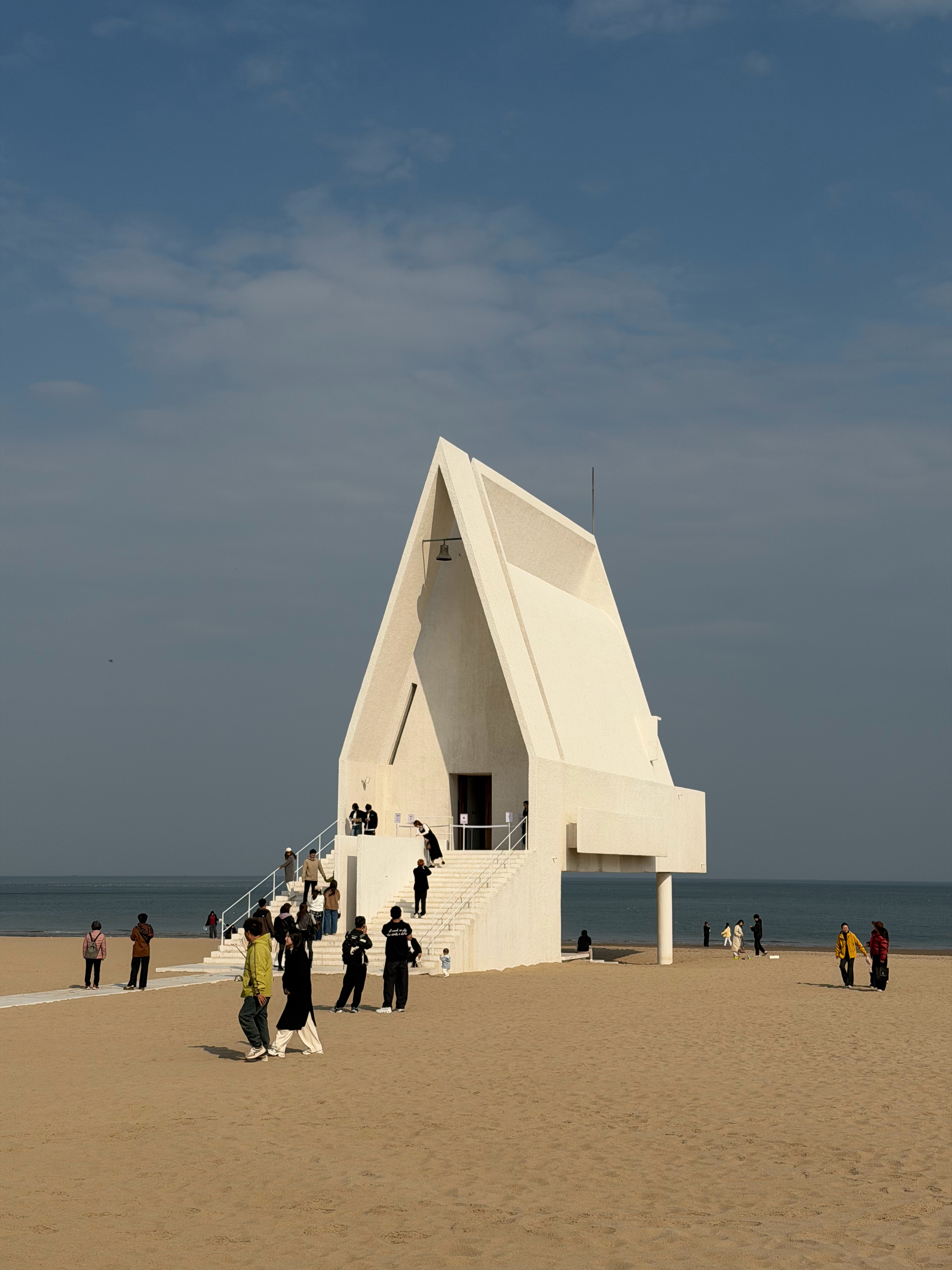 今天试驾极氪007，正开着车，副驾的随车教练突然问我：你那辆老奔驰怎么样了？肯定