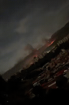 关键时刻，委军士兵绝命反击，果断发射俄制肩扛式防空导弹，精准命中美军特种直升机！