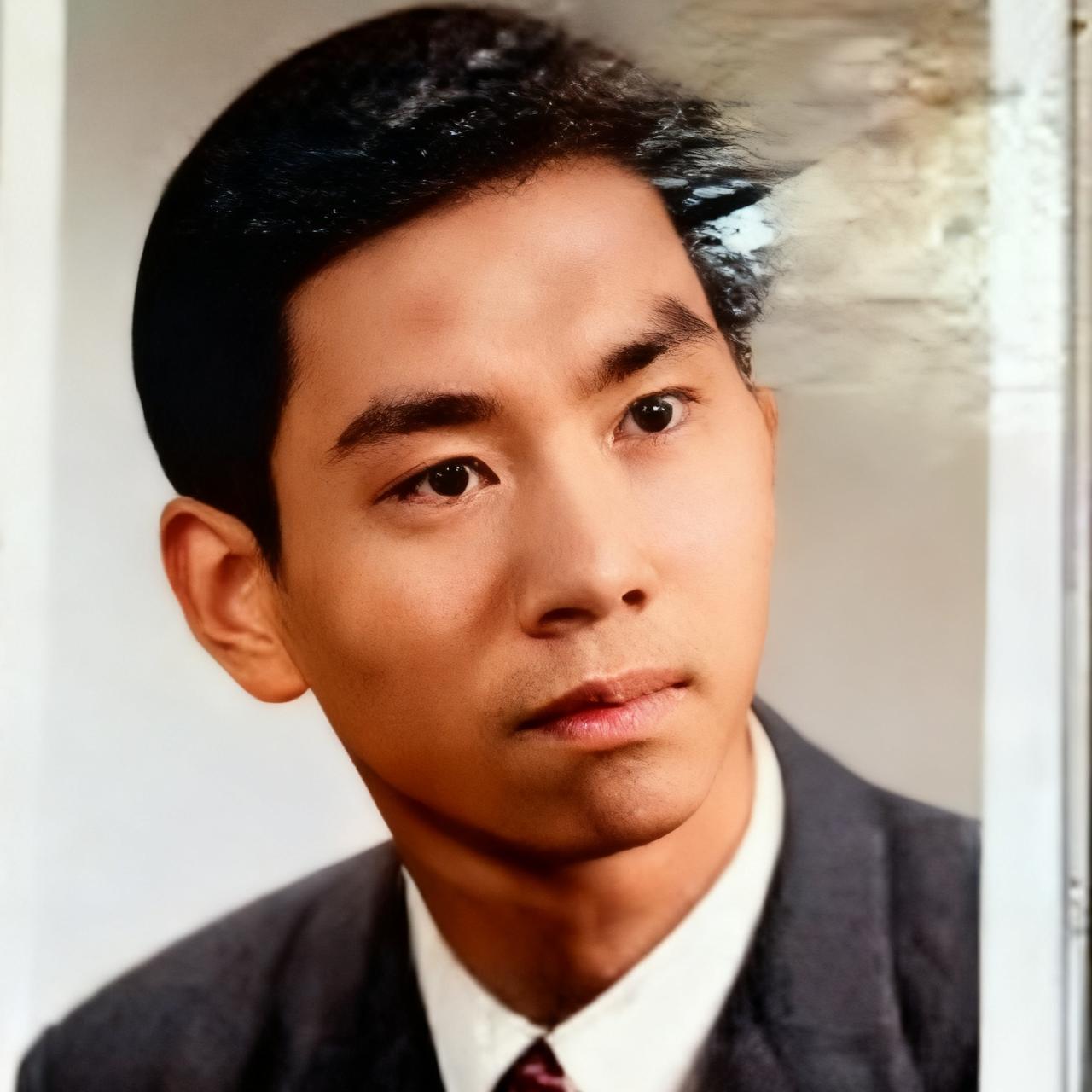 1946年，吴石将军的长子吴美成，一张罕见的留影，他非常优秀，却因乘船返京（南京