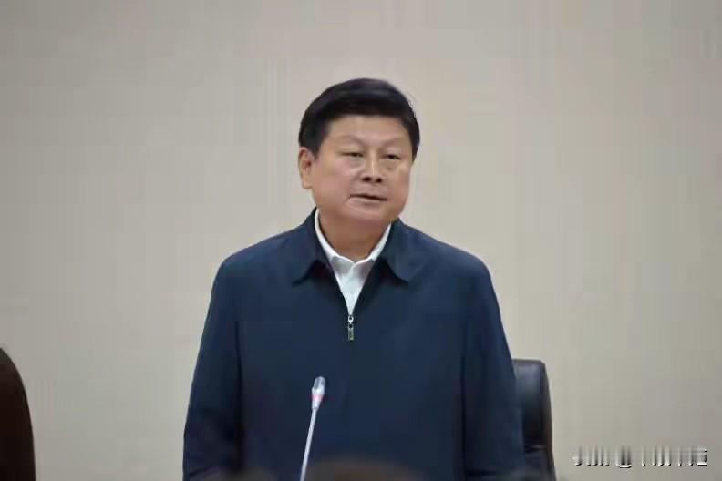 傅崐萁今（21日）在脸书发文表示，赖清德一路“睡了两年”，如今刚起床就马上跟进国