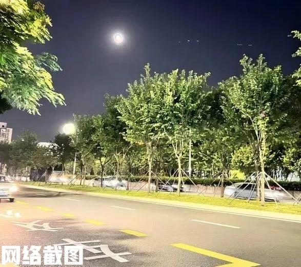 广东深圳有女子健身后傍晚回家。在回家一路女子不知身后有人尾随。后女子有所