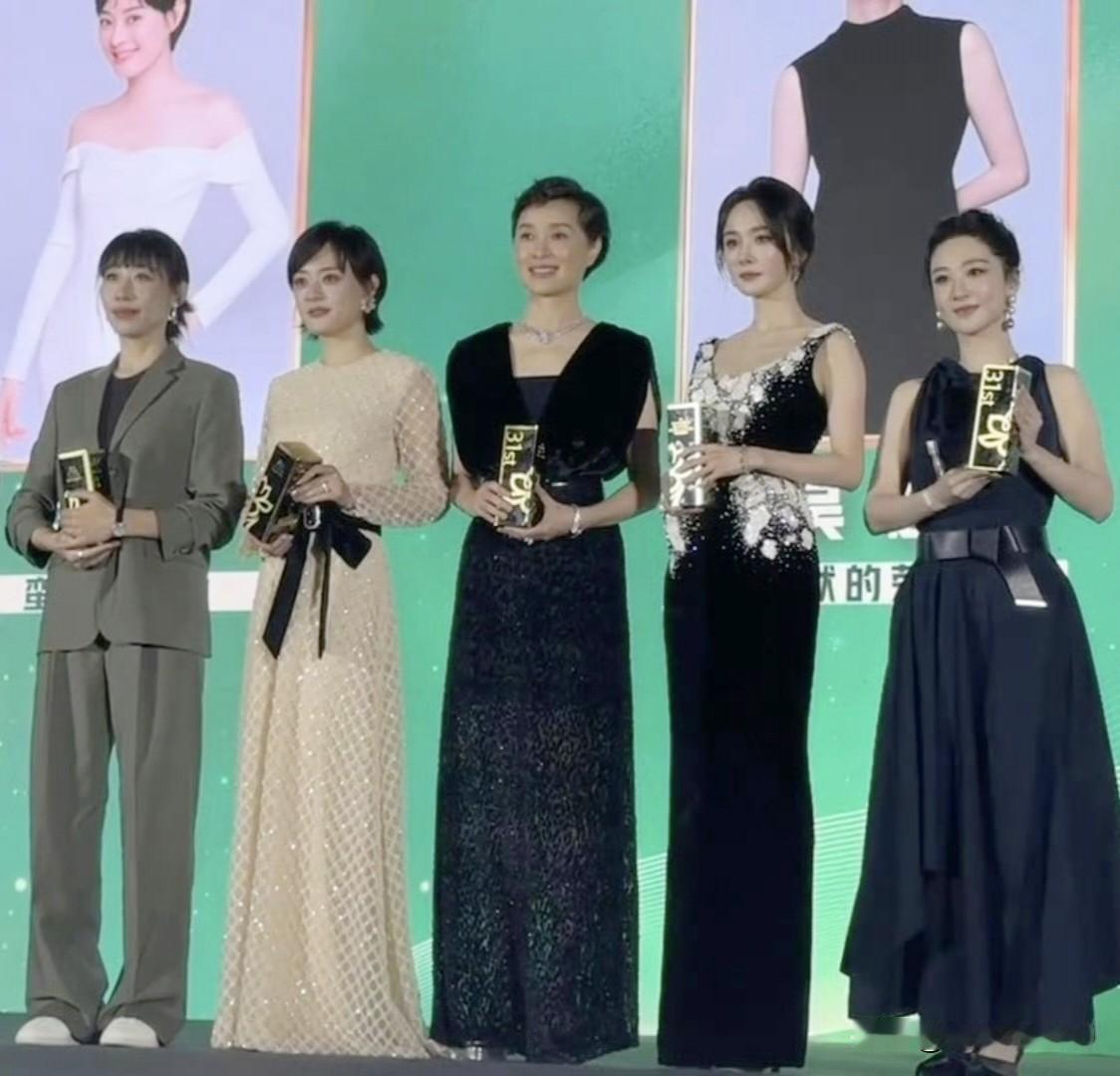 白玉兰五美惊艳全场，54岁的吴越，44岁的孙俪，40岁的杨幂，38岁的任素汐，3