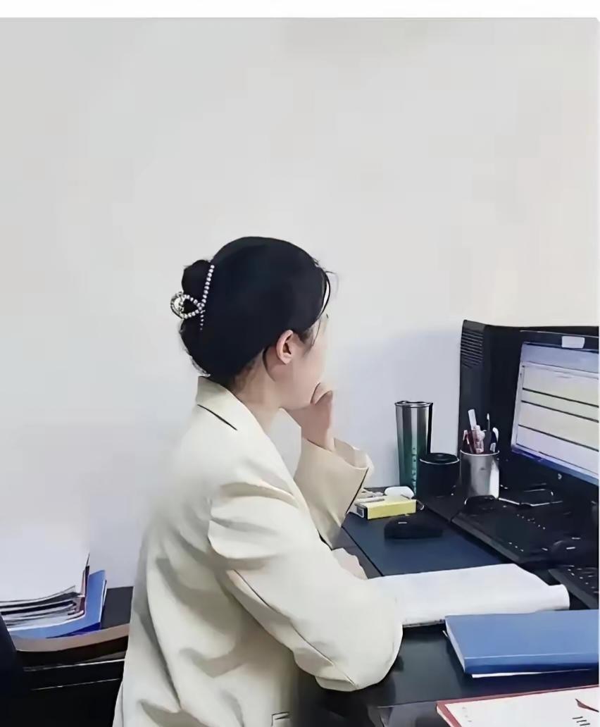 奉劝大家，和同事相处，一定要恪守以下8大铁律：第一，保持适当的“社交距离”。