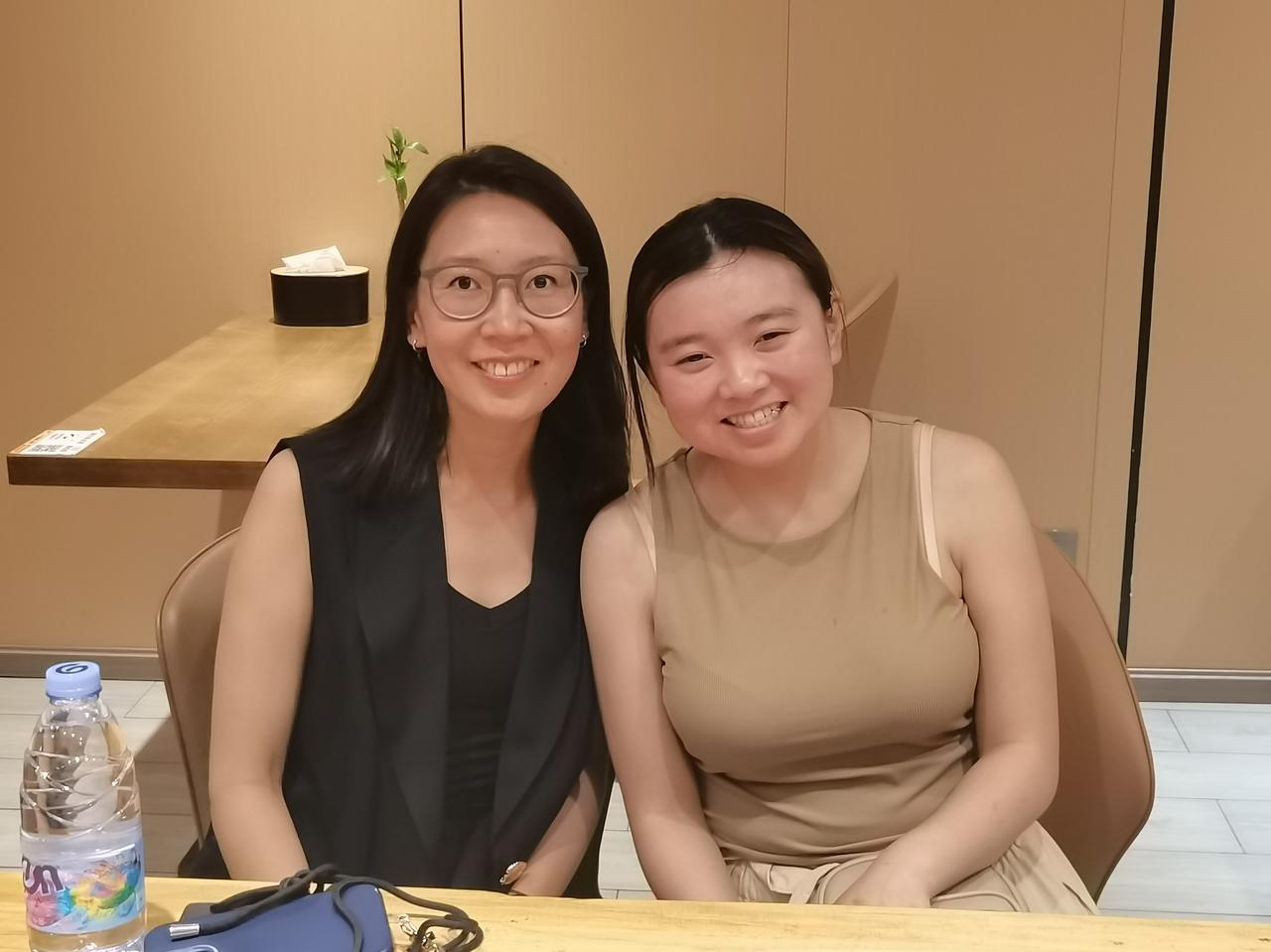 跨越山海只为一声“我很好”：31岁荷兰华裔女孩成都直播寻亲，全网刷屏“帮帮她”！