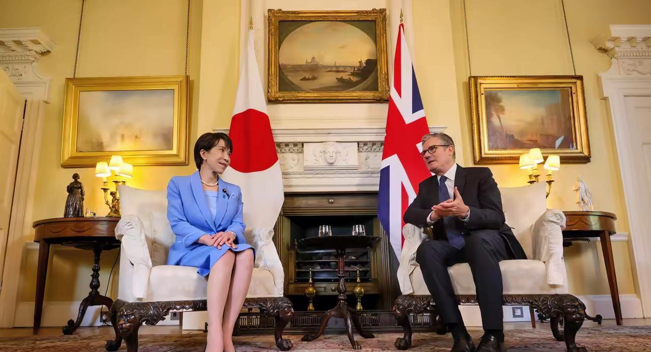 当地时间6月14日，高市早苗离开了英国，前往意大利出访。出发前话放得足够猛，
