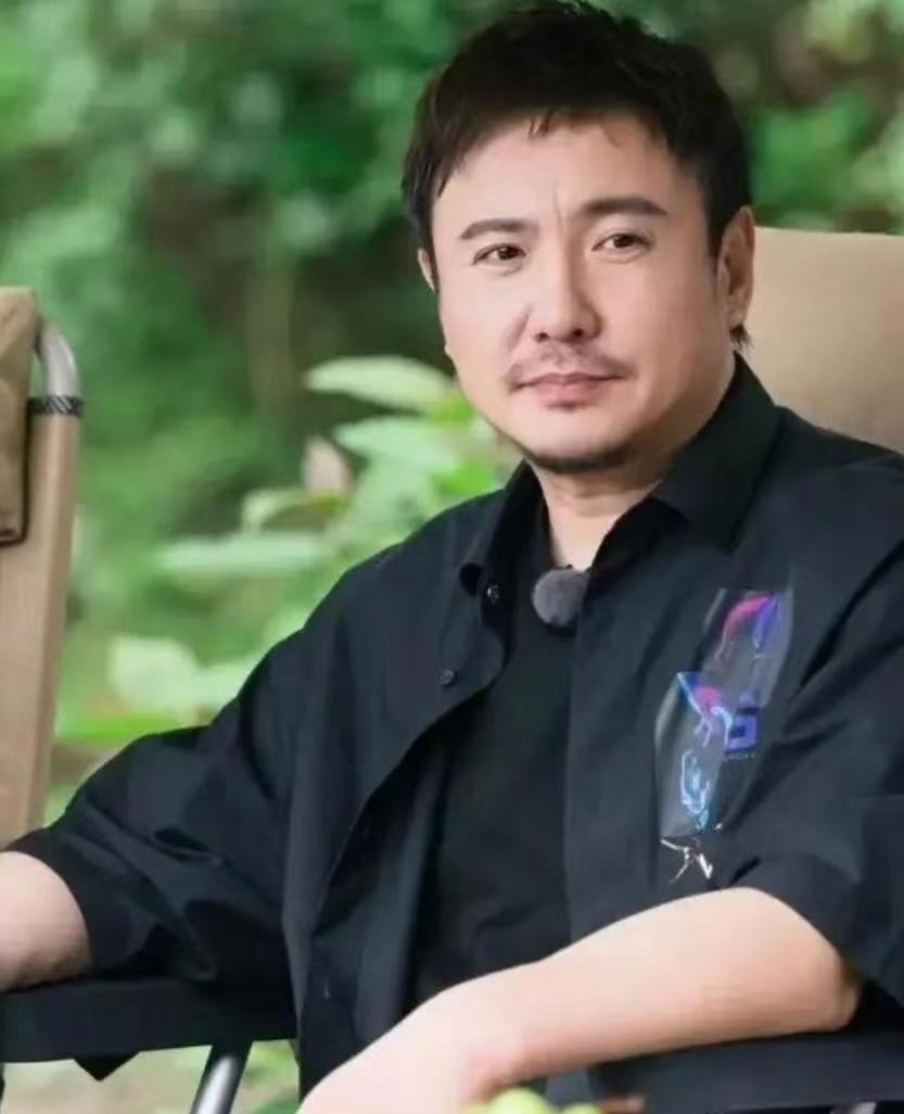 看来大环境确实不太好，一个综艺节目全露出来了白敬亭、王安宇下半年忙的拍戏，结果李小冉、沈腾居然说自己