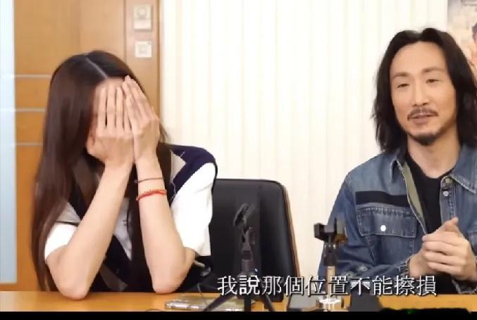 惊爆眼球！郑中基9月1日下午在社交平台直播采访时，突然甩出一个超级大瓜，瞬间让全