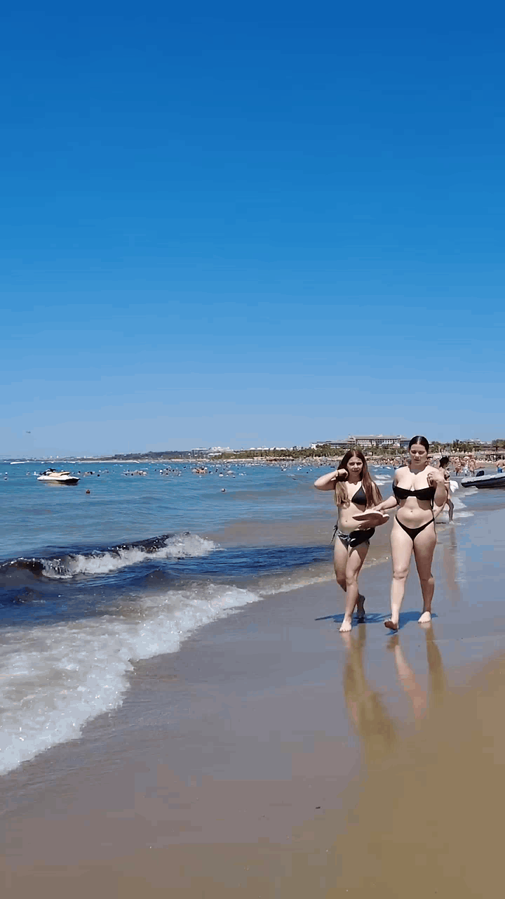 在Side海滩度过完美一天，这简直是梦想中的夏日逍遥游。土耳其的安塔利亚，本就因