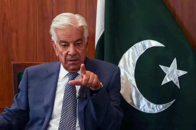 谈判桌还没凉透枪炮声就炸响在巴阿边境,巴基斯坦国防部长最近的狠话直接冲上热搜,声