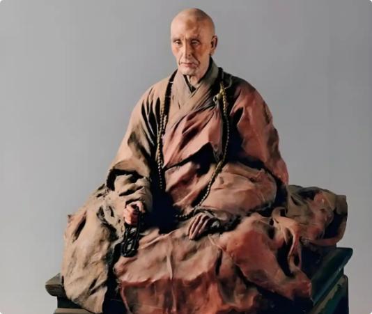 一位高僧说：“天选之人，往往五六十岁才真正翻身！前半生全是劫难，那是给你炼心用的