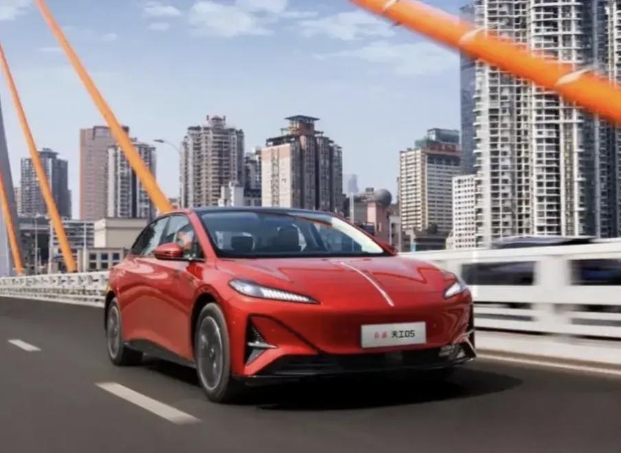 国产豪车排行前10名：第一名：红旗国礼——718万第二名：仰望U9——168万