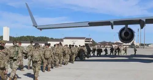 北约成员军全体连夜逃离中东，连海路都不敢走，经“友邦”领空飞离！2月28日开