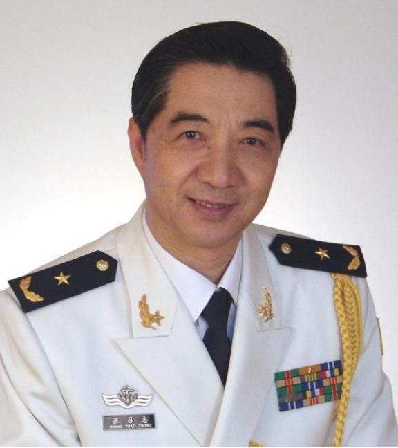 特朗普第一次当选总统的时候，局座张召忠曾经风趣的说：如果他连任两届的话，他一定能