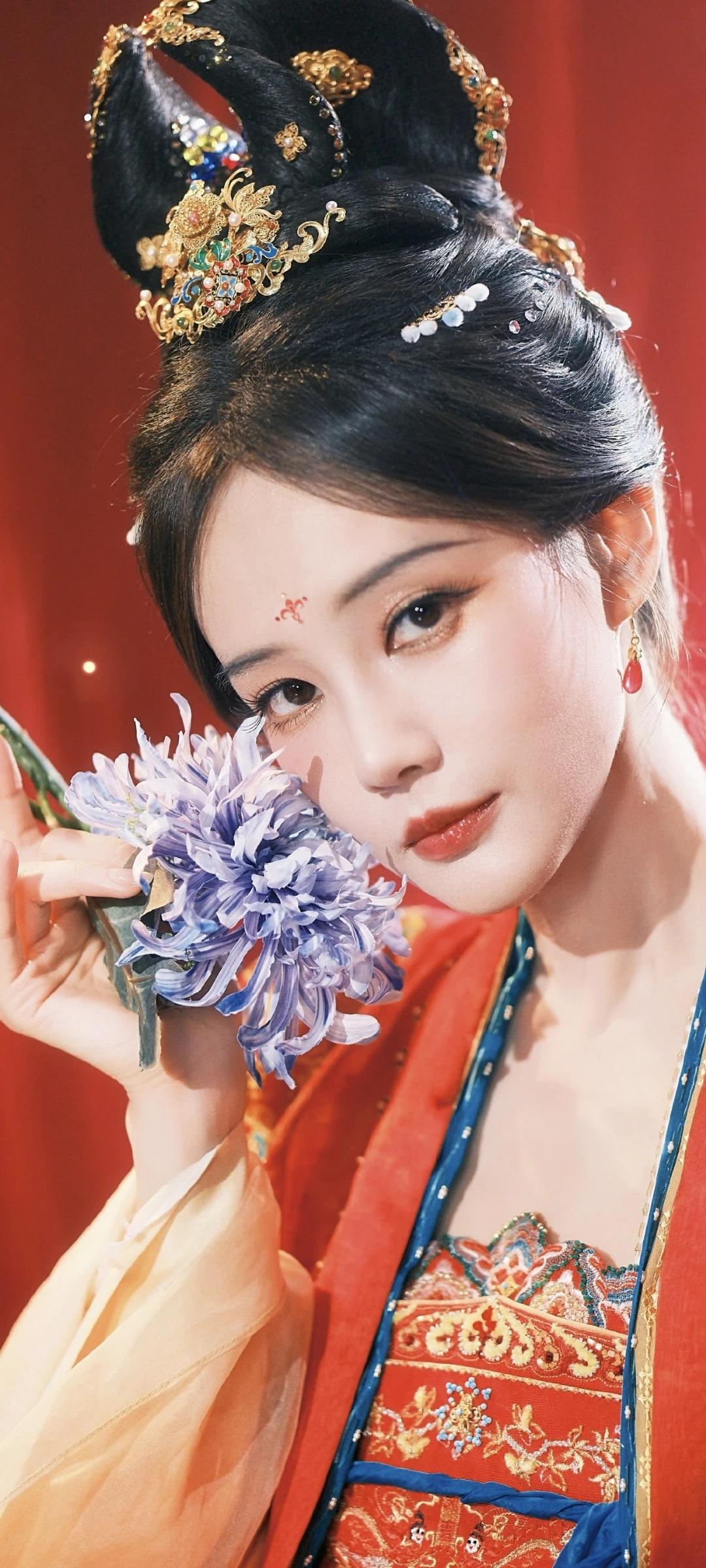 李一桐古风壁纸～一颦一笑皆是古韵，仿佛从古画里走出来的美人！