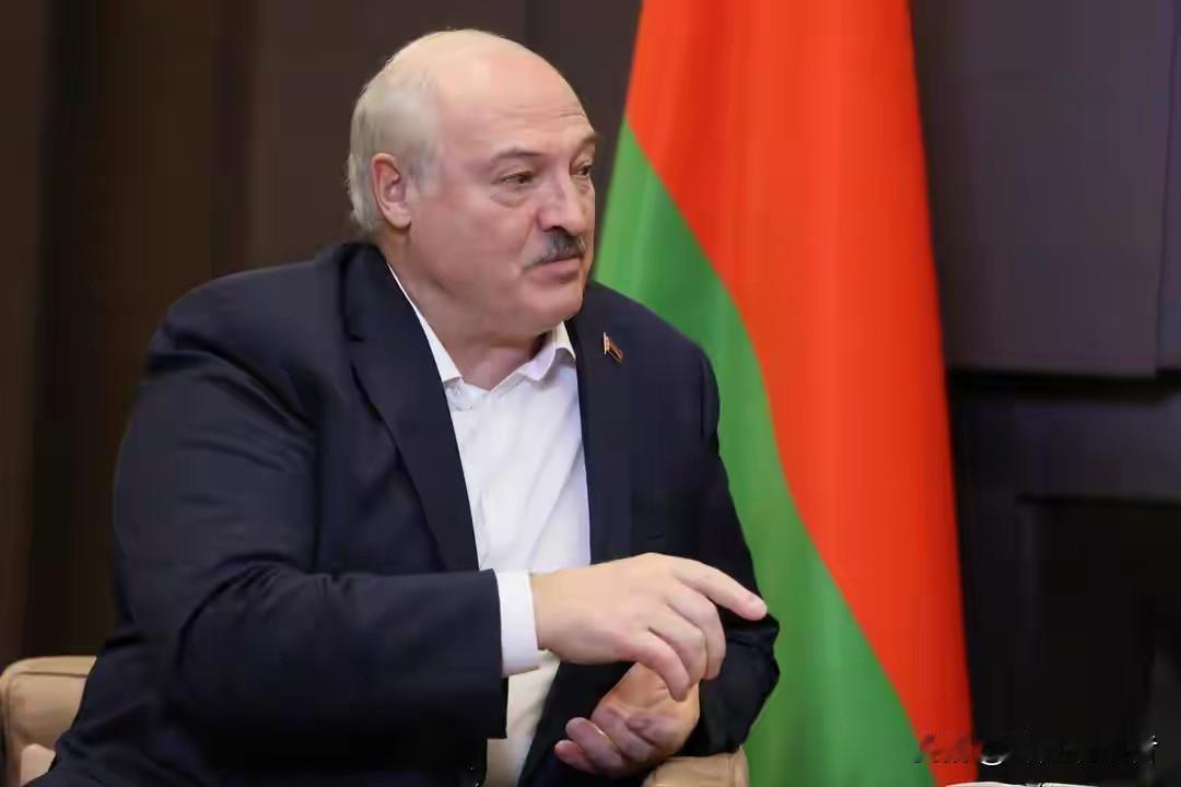 卢卡申科为何不与中俄交底就与美国签字，这背后是否难言之隐？1月20号，卢卡申