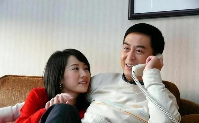 老司机说：“娶老婆也好，找情人也罢，千万别找那种不上班的，这种女人就是一个无底
