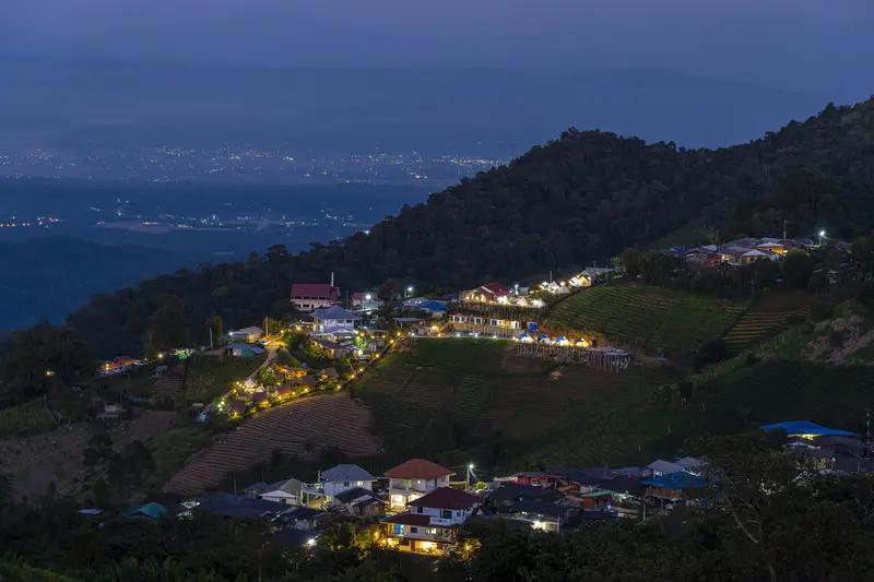 泰国拥有最多县的府是清迈府。清迈府在泰国北部，是个超有魅力的地方。它一共有25个