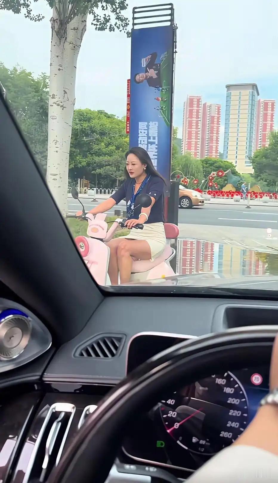 是不是汽车销售呢？