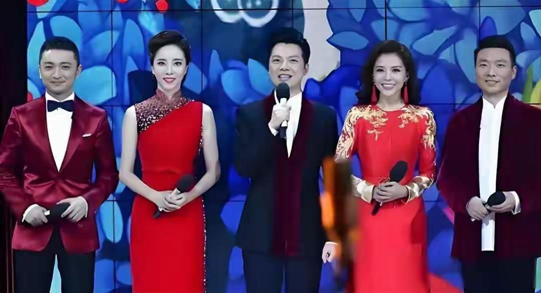 春晚放大招！1天2次官宣新举措，网友：终于听劝了！距离2026马年春晚越来