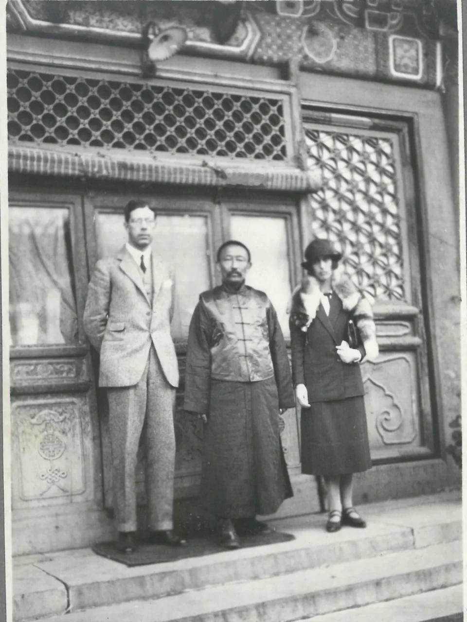1926北平老照片｜九世班禅与瑞典王储夫妇的世纪合影📜这张珍贵原版银盐照片