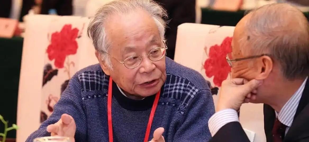 #何祚庥院士主要贡献是什么#粒子物理与核武器理论研究。同时，他将物理学研究与马