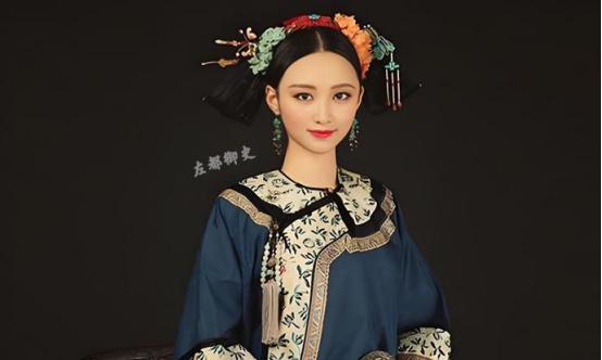 陶澍担任两江总督时，有一次请同僚吃饭，他的夫人黄氏亲自下厨，众人亲见她右手有一个