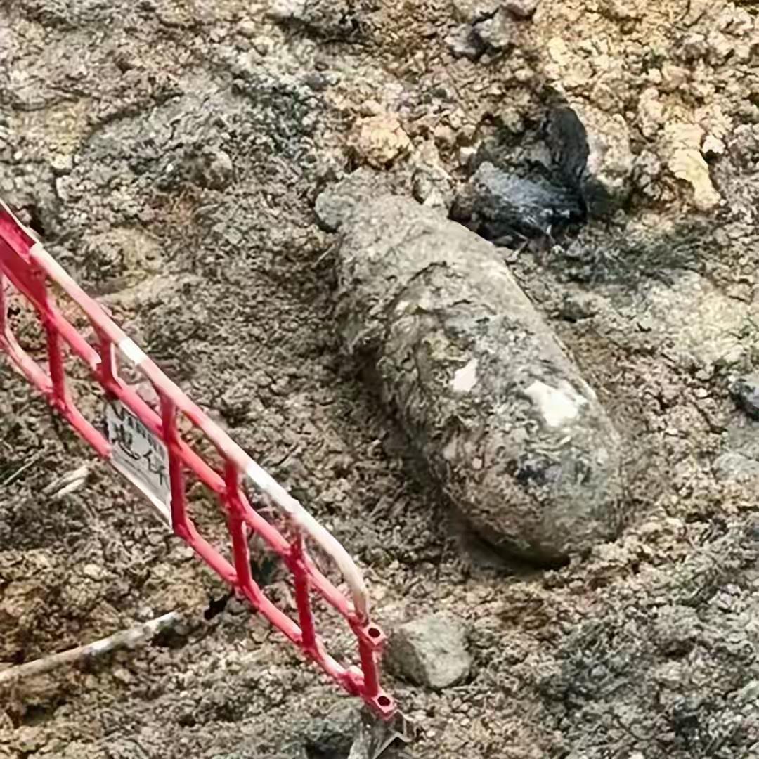 哦豁！看看香港闹市这“大炸弹”，现在还有谁敢去乌克兰做生意？要知道这个大炸弹的