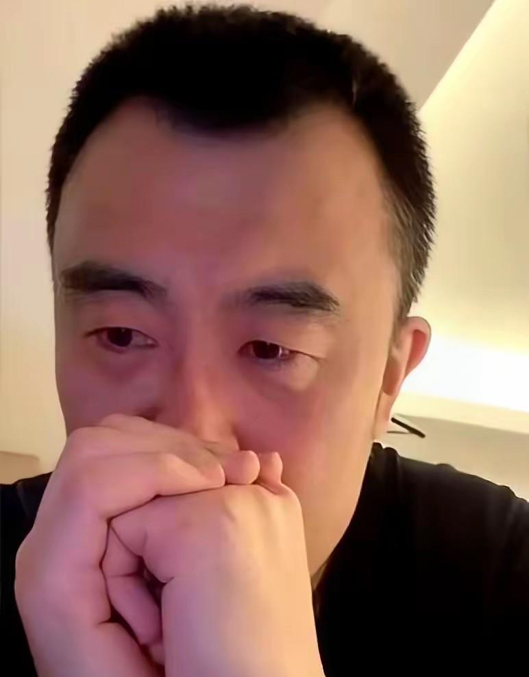 韩德君的为人大家都知道，曾经北京首钢挖墙脚挖了好几年，给大韩提供北京户口和住房，