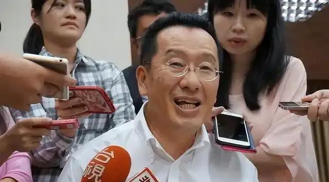大陆邀请国民党抗战老兵参加“九三大阅兵”观礼活动，台军头子顾立雄的玻璃心又稀碎稀