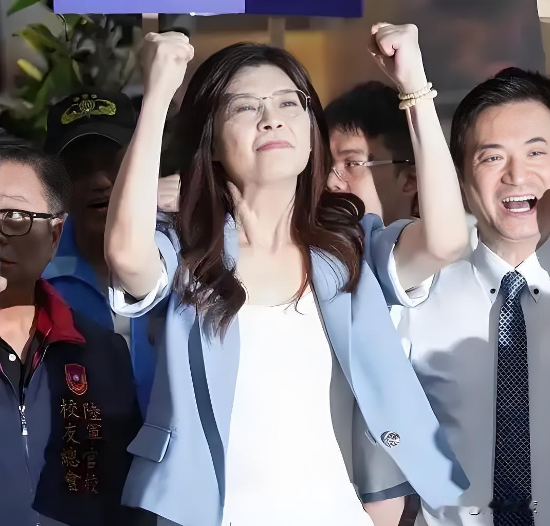 国民党主席选举昨天的政见说明会，其实在台湾未引发太多的反响，但郑丽文一句拜见高市