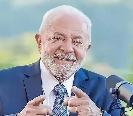 最近国际政坛这段对话，越品越有味道。特朗普绕开正常磋商，在社交平台单方面给巴西