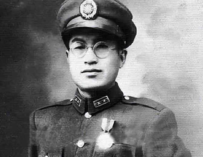 1974年11月17日，台湾“陆军总司令”黄杰走进一个小破屋，床上有一具尸体，等