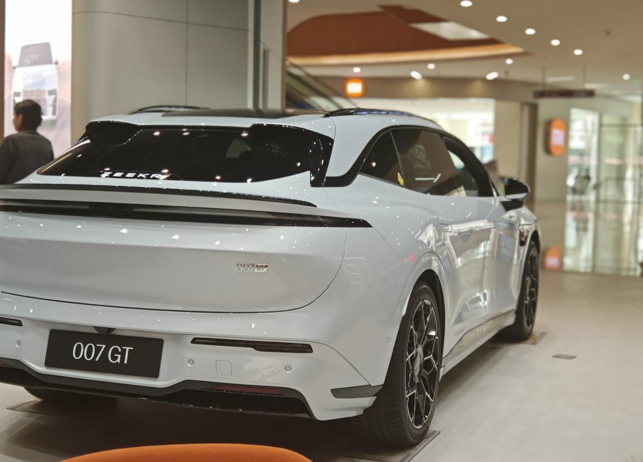 试驾了007GT，车是好车。001可咋卖