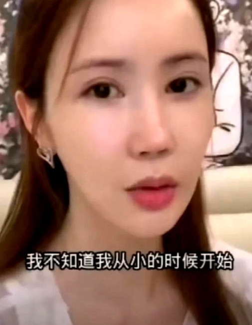 41岁的李多海直播时，被网友们催生，她有些不开心说，自己不知道要不要生孩子，因为