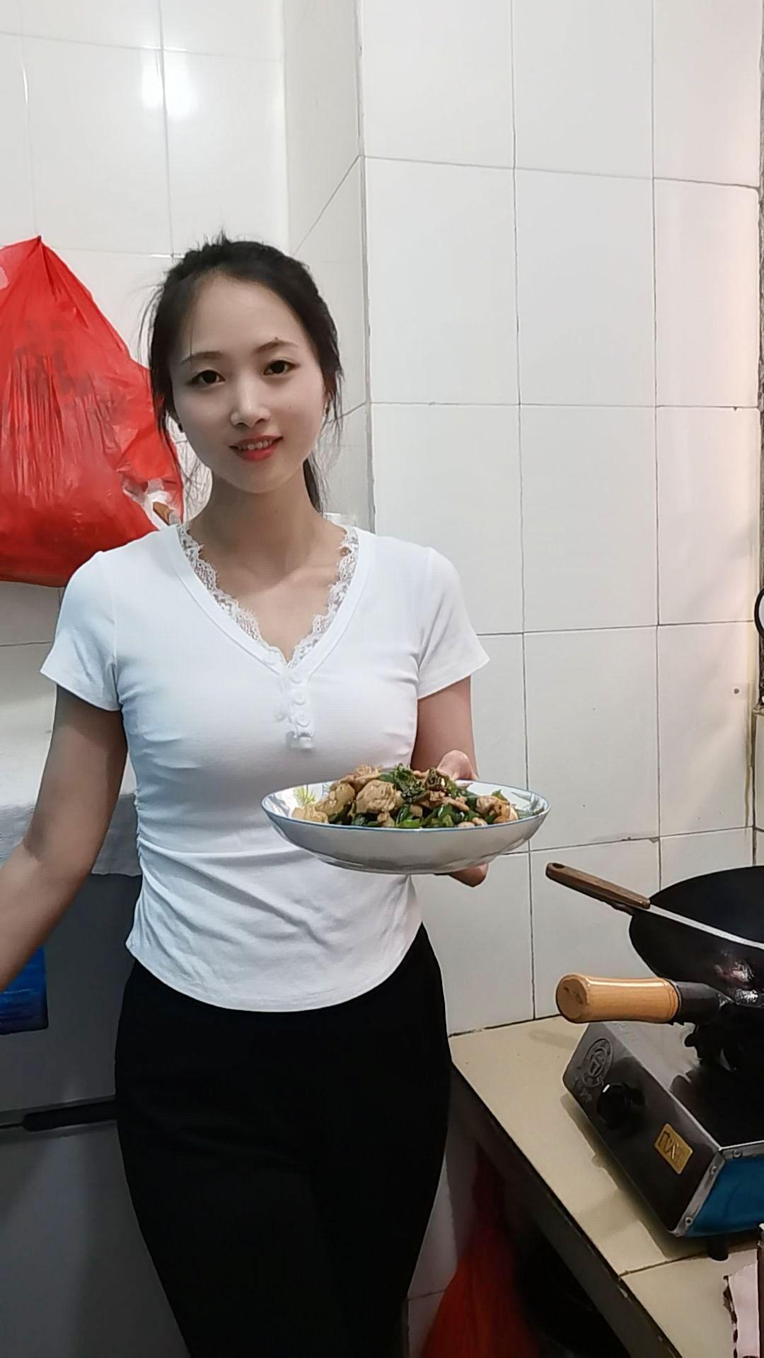 90后的我今年30多了，一个人在.深圳龙华电子厂打工，干着繁琐的IPQ...