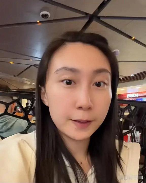 水均益女儿水亦诗崩溃！第六位育儿嫂辞职，苛刻要求+行业流动大