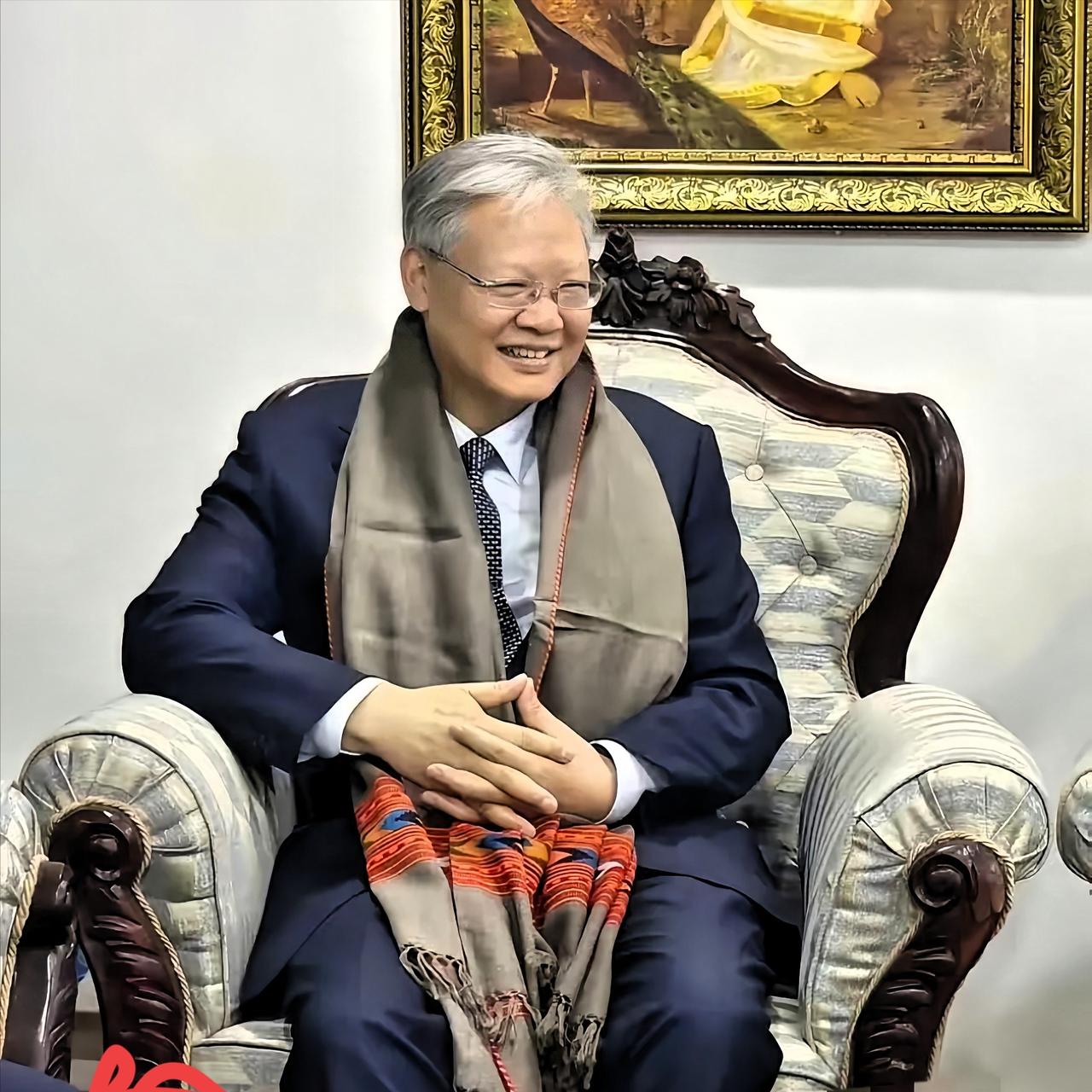 看到国内舆论场开始认真讨论收紧对印签证审批，我真觉得这届网友清醒得可怕。中